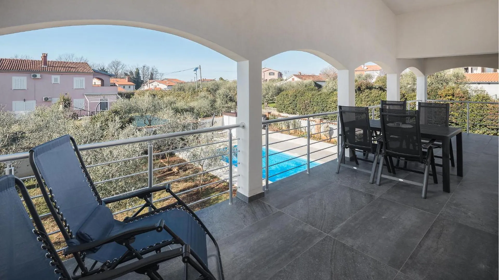 2 Bedroom Lovely Apartment In Nova Vas 0*,