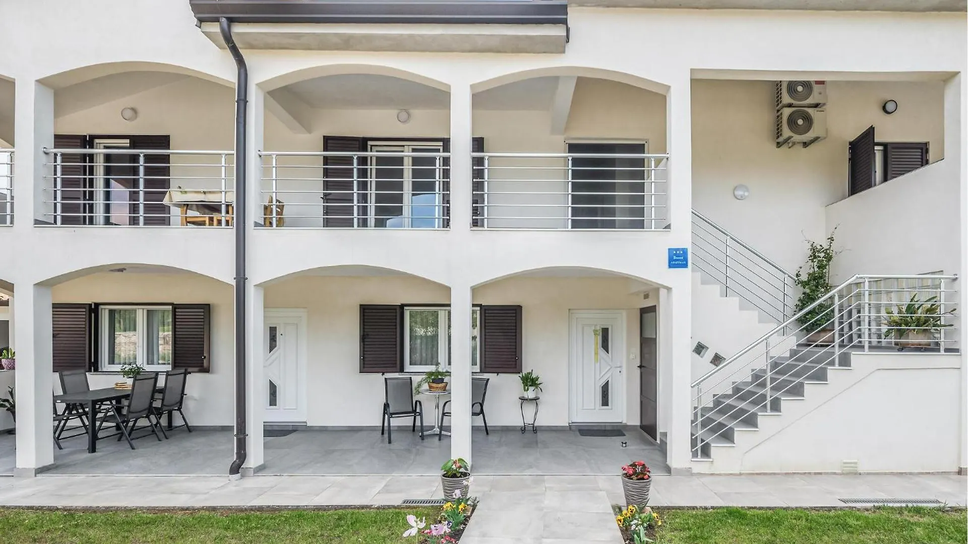 2 Bedroom Lovely Apartment In Nova Vas Nova Vas